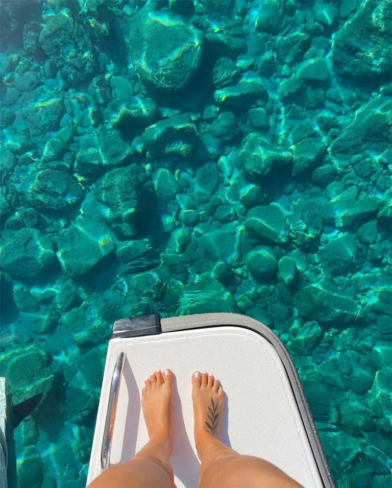 clear-waters-private-cruises-santorini