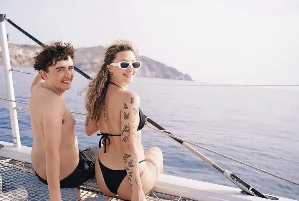 private-cruise-guests-santorini