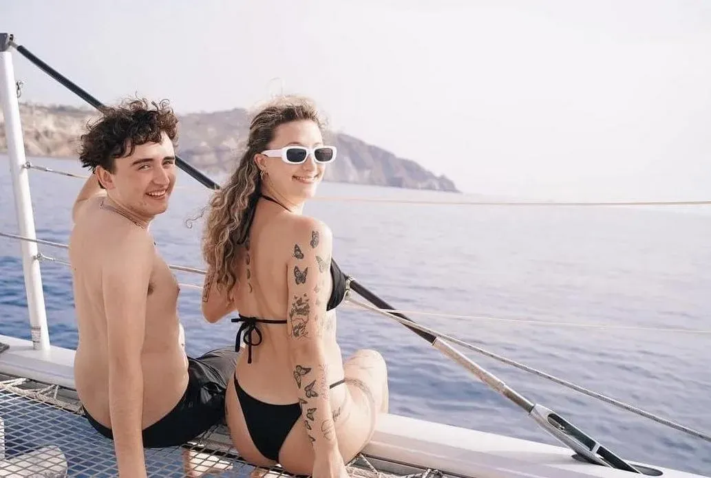 private-cruise-guests-santorini