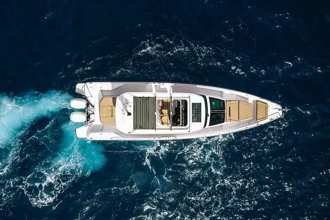 private-yacht-cruise-santorini